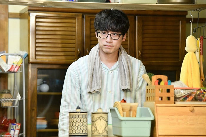 坂口健太郎/「婚姻届に判を捺しただけですが」第9話より(C)TBS