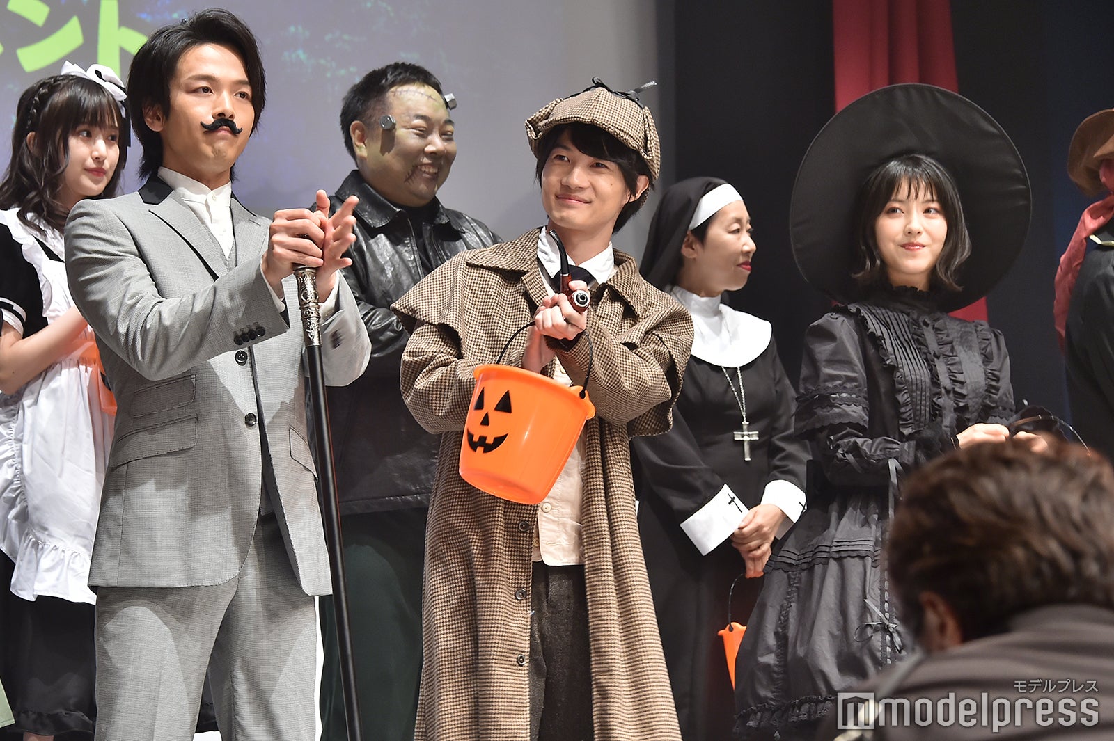 （左から）中村倫也、神木隆之介、浜辺美波（C）モデルプレス