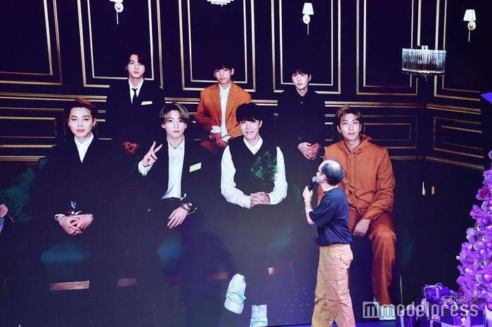 BTSに見惚れる斎藤司(C)モデルプレス