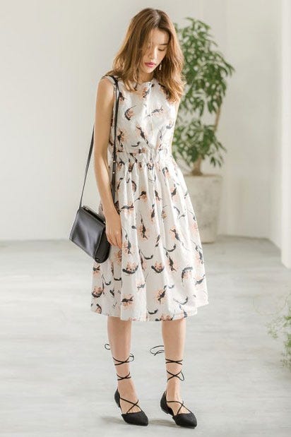 フラワー柄ワンピース「Re:EDIT by GALSTAR」3,698円(税込)/画像提供:Re:EDIT by GALSTAR