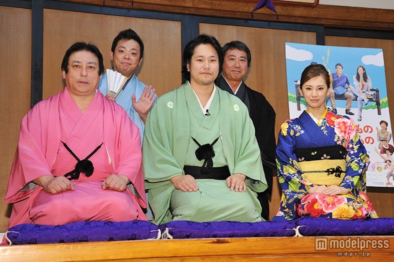 （後列左から）志ん丸、杉山泰一監督（前列左から）伊藤克信、松山ケンイチ、北川景子