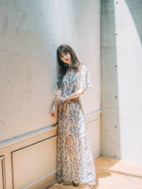 小室安未をもっと知るための「19 の質問」など4ページで特集 撮影／藤原 宏（画像提供：小学館）