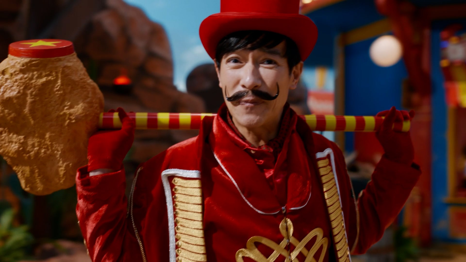 堺雅人「トクニナルド『夏ナゲット15P ハンマー』」篇より（提供写真）