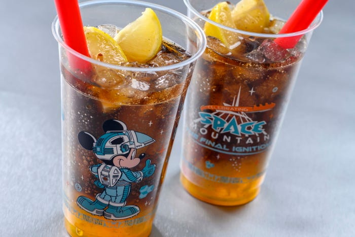 スパークリングゼリードリンク(コカ・コーラ&レモン・バニラ)¥700(C)Disney