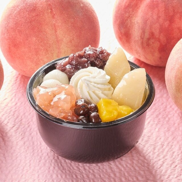 シャトレーゼ　和涼白桃クリームあんみつ