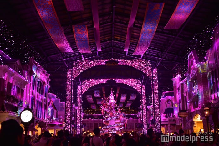 「セレブレーションストリート」ハロウィーンバージョン(C)モデルプレス(C)Disney