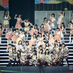 「AKB48 2013 真夏のドームツアー~まだまだ、やらなきゃいけないことがある~」ナゴヤドーム公演2日目より(C)AKS