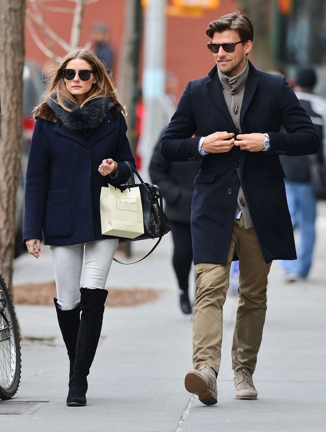 メインアイテムのカラーを合わせて大人っぽく（C）TOPLOG