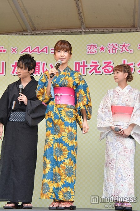 宇野実彩子（中央）