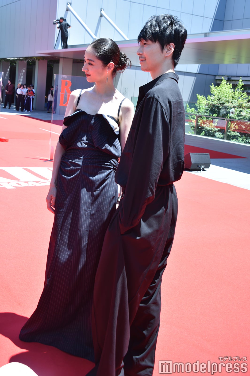 シシド・カフカ、長谷川博己（C）モデルプレス