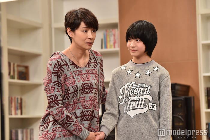 水野美紀、高田彪我/「家族ノカタチ」第7話場面カット/画像提供:TBS