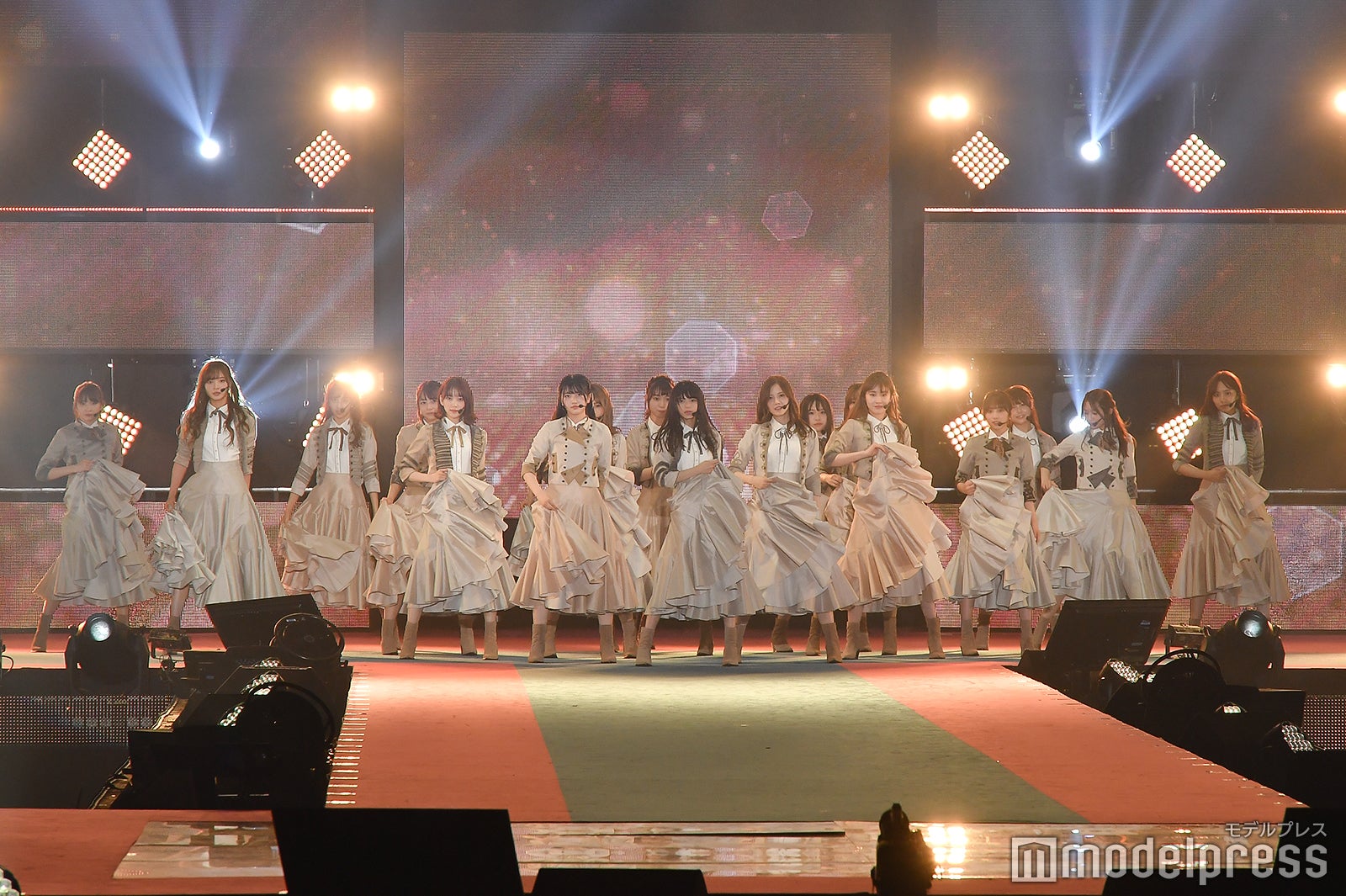 乃木坂46（C）モデルプレス