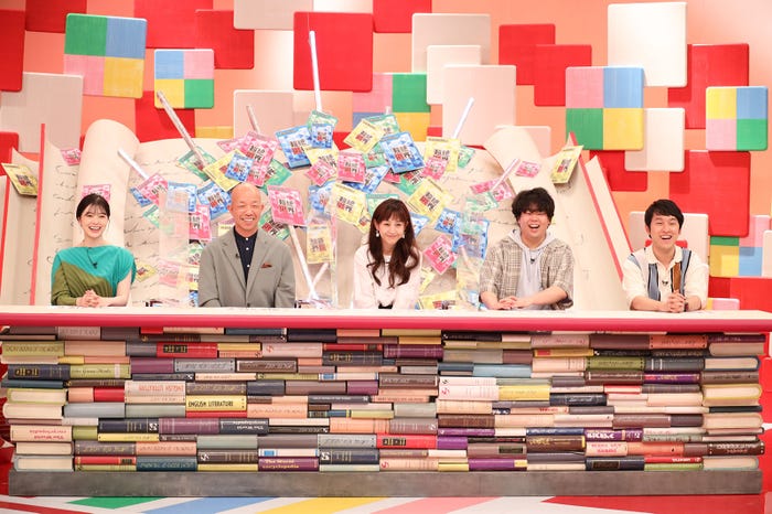 白石麻衣、小峠英二、相田翔子、宮下草薙(草薙航基・宮下兼史鷹)「超絶限界 ~陸上・海上・航空自衛隊ソコまで見せる!?大百科~」(C)フジテレビ