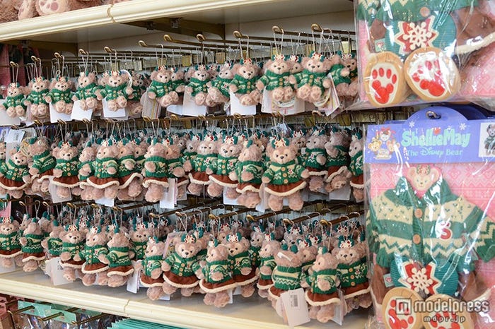 ぬいぐるみバッジなどがズラリ