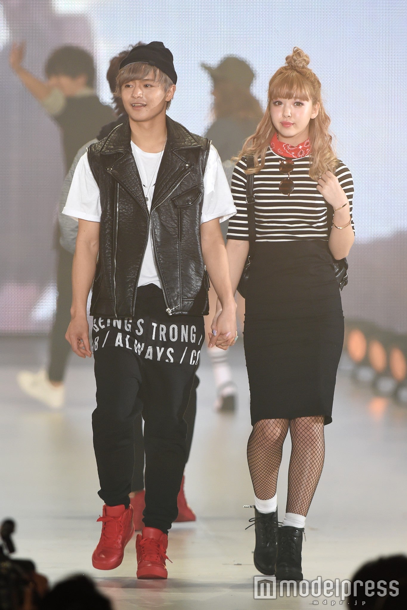 鈴木勤、藤田ニコル（C）モデルプレス