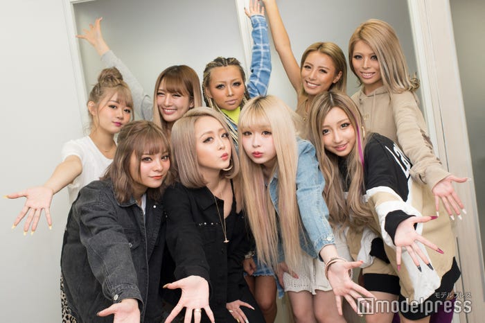 「egg」モデル(前列左から)まぁみ、みりちゃむ、ゆずは、ももあ(後列左から)なつか、もも、きぃりぷ、ぴと、あやかてぃーん (C)モデルプレス