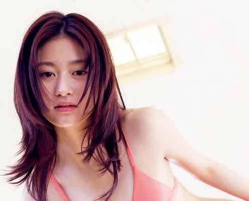 人気モデル・吉田あかり、色気&美ボディ炸裂「週刊FLASH」初撮り下ろしグラビアで表紙抜擢