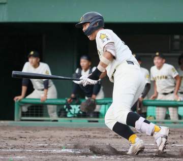 崇徳 センバツ王手の中国大会4強 国川主将が入学後初1番起用で先制V打 2年連続出場へ「しっかり調整して」