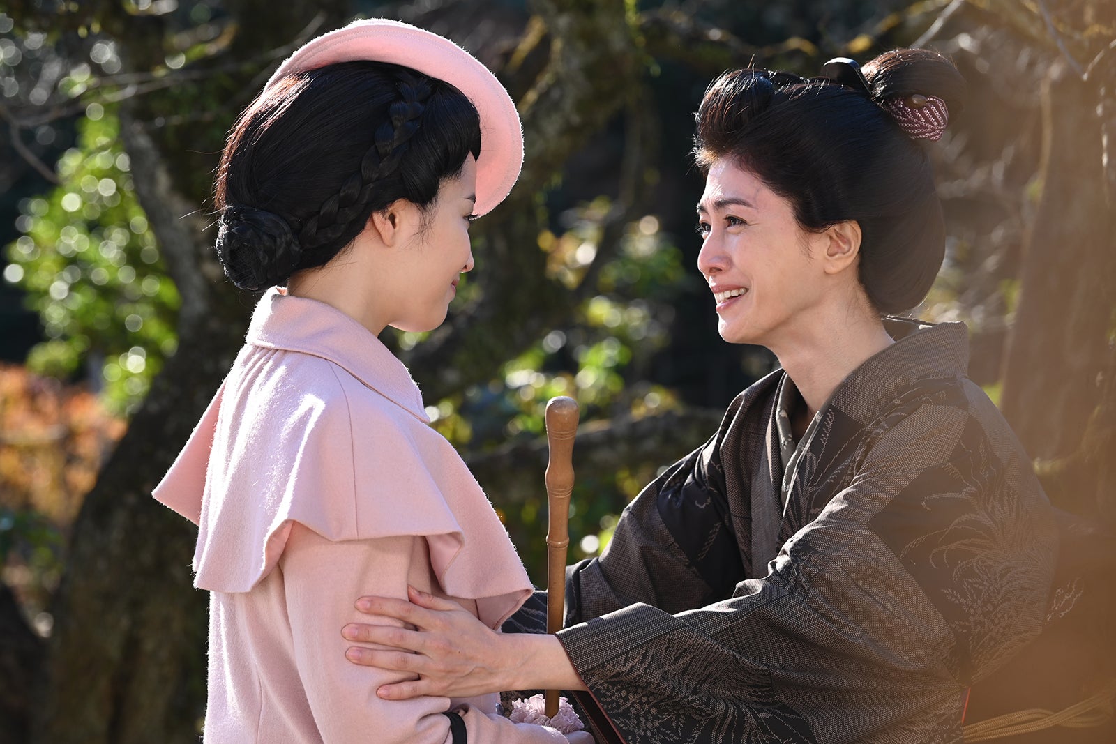 広瀬すず、内田有紀 （C）テレビ朝日