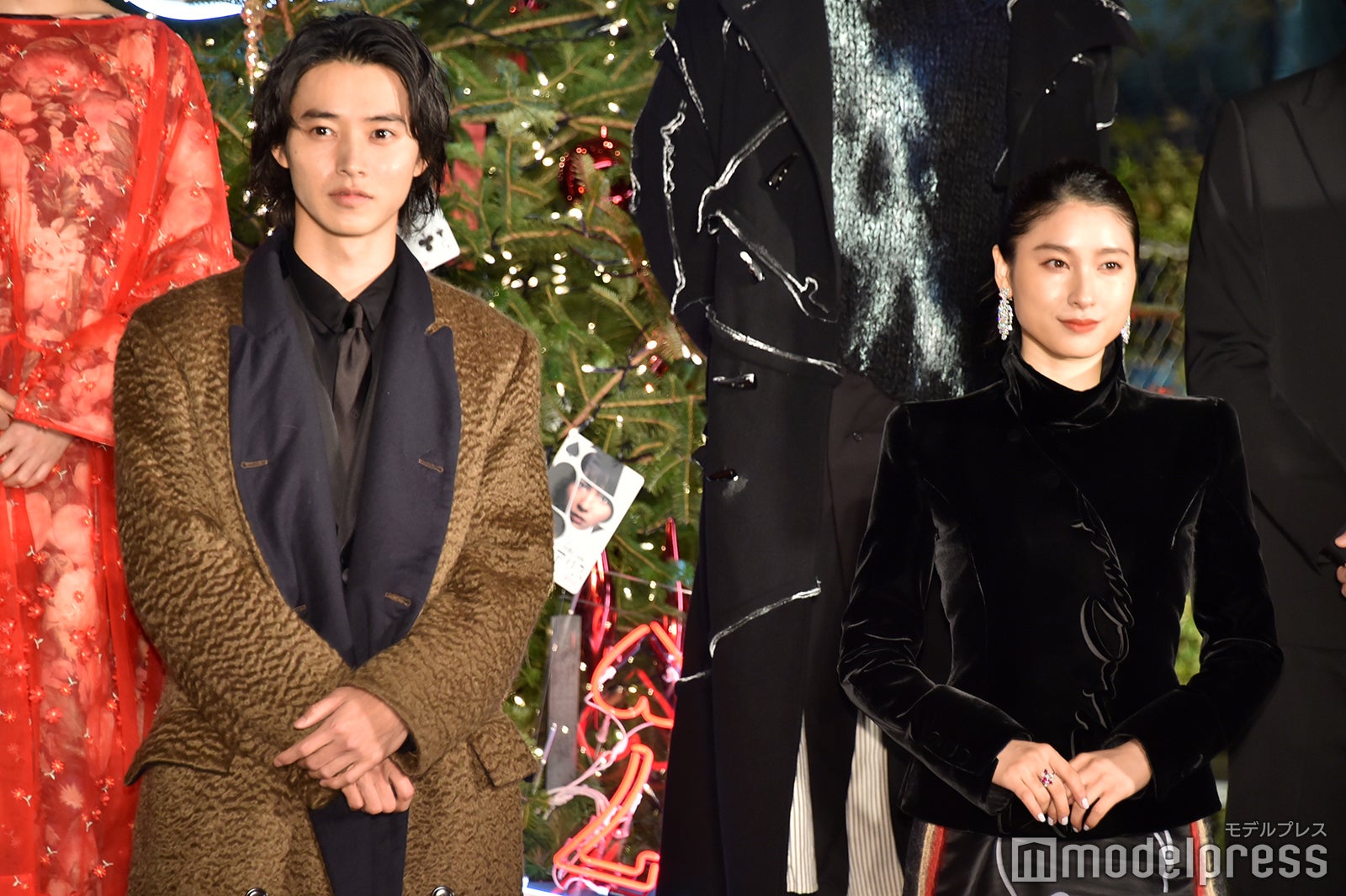 山崎賢人、土屋太鳳」（C）モデルプレス