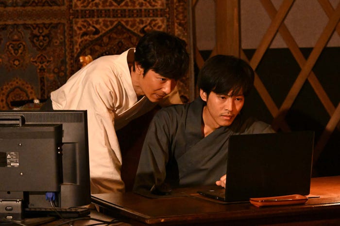 堺雅人、松坂桃李「VIVANT」最終話より(C)TBS