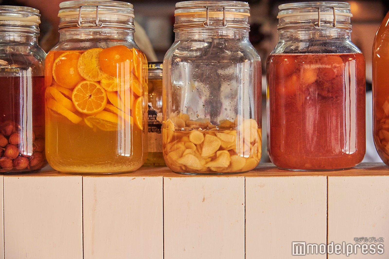 季節の果実で作った特製フルーツビネガー （C）モデルプレス