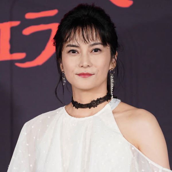 柴咲コウさんから手渡しのうちわ（額付き）