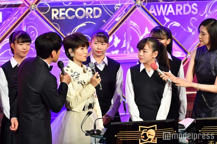 安住紳一郎アナウンサー、荻野目洋子、登美丘高校ダンス部、天海祐希 (C)モデルプレス