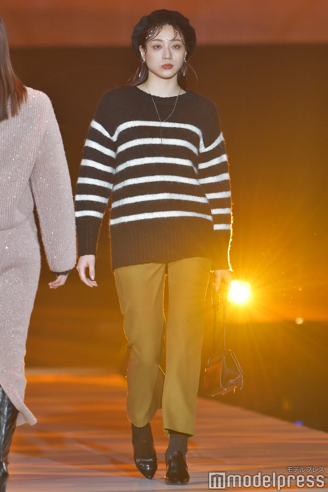 （C）モデルプレス