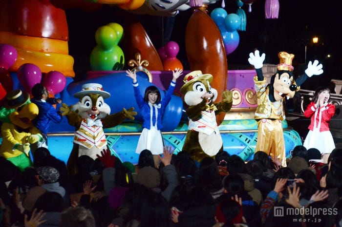 「ハピネス・イズ・ヒア スペシャルサンクスバージョン」チップ、デール、グーフィー