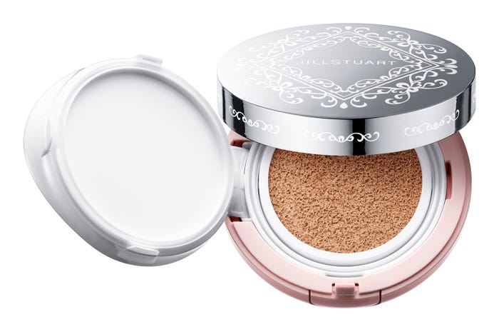 「ピュアエッセンス フォーエバー クッションコンパクト202 ivory」 (C)JILL STUART Beauty