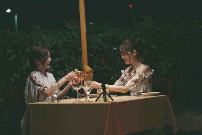 白石麻衣、松村沙友理「#乃木坂世界旅 今野さんほっといてよ!」Day1独占オフショット(C)AbemaTV