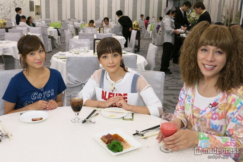 大島麻衣＆平山あやら、香港グルメ女子旅へ 伝統料理＆スイーツ食べまくり