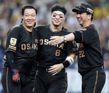 阪神・藤川監督「ファンの方が打たせてくれた」佐藤輝＆大山弾 中野が途中交代も「熊谷がいいプレー。チームの結束力かなと」