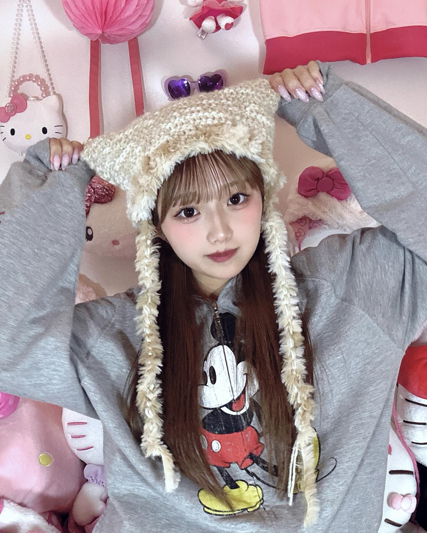 辻ちゃん長女・希空（のあ）、遊園地での美脚スラリショット披露「スタイル良すぎ」「憧れ」の声