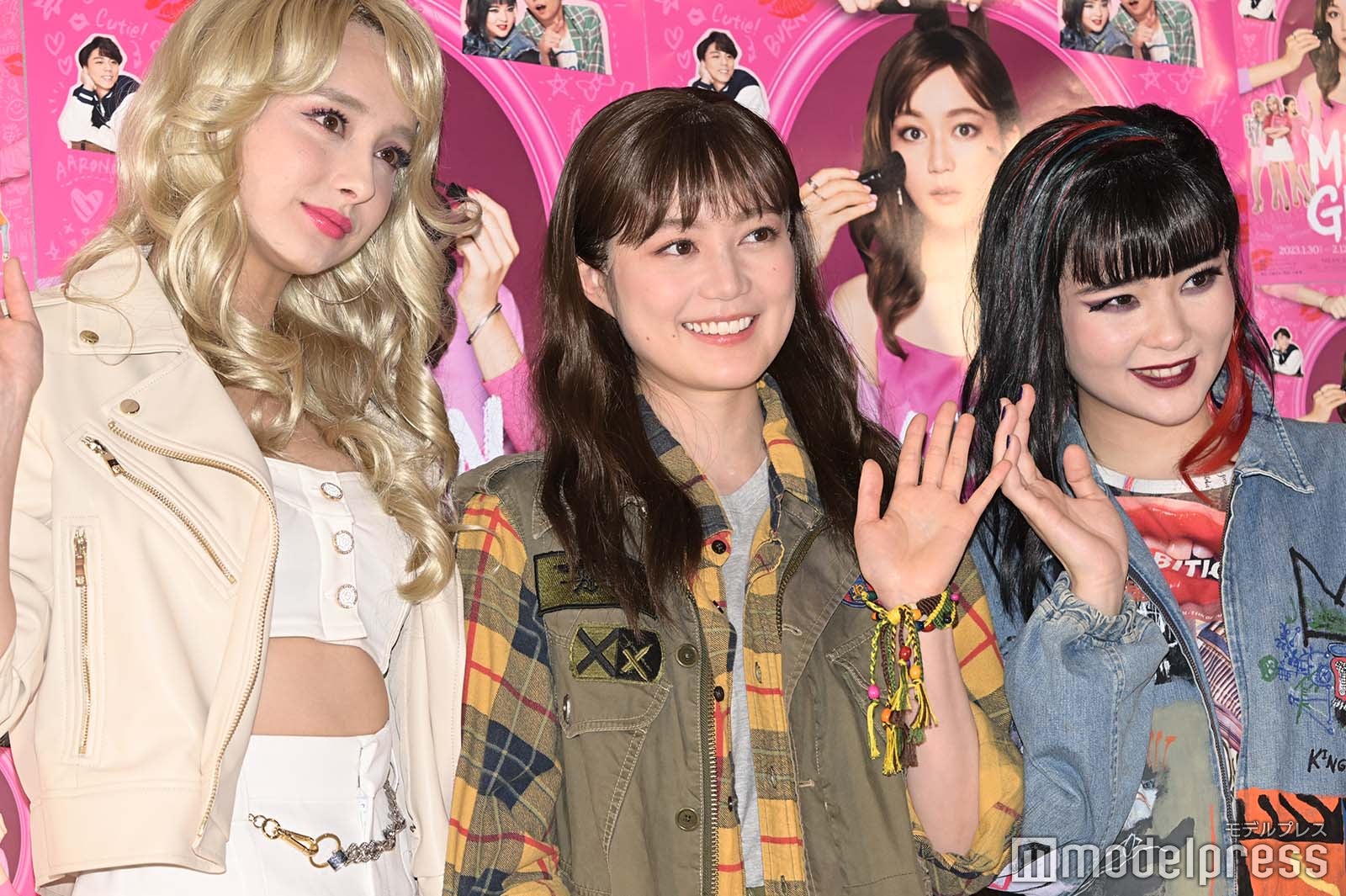 石田ニコル、生田絵梨花、田村芽実 （C）モデルプレス