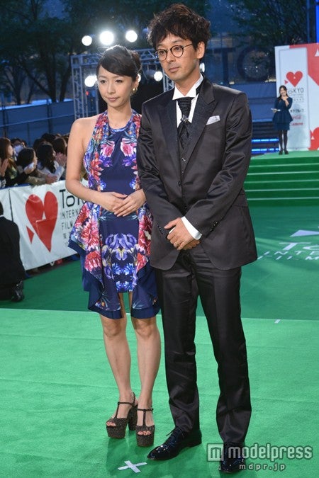 （左から）酒井若菜、滝藤賢一