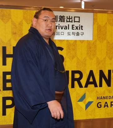 横綱豊昇龍、柔道フランスの英雄リネールと相撲対決を約束「相撲をやりましょう」大相撲パリ公演から帰国