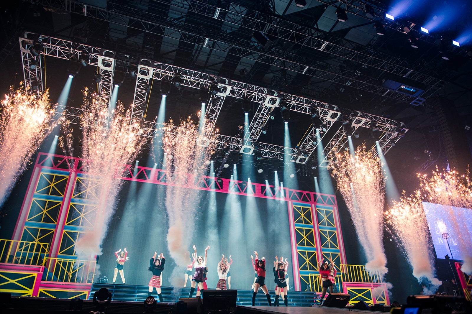 TWICE（提供写真）