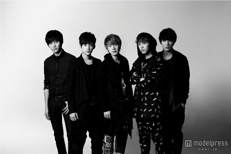 「Girls Award2013 SPRING／SUMMER」に出演するFTISLAND（左から：スンヒョン、ジェジン、ミンファン、ホンギ、ジョンフン）