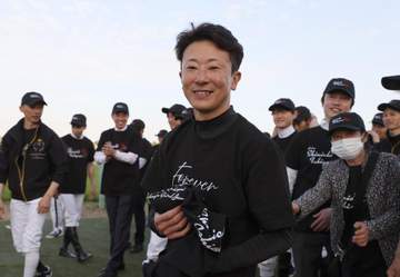 引退式で石神深一騎手が万感の思い胸に感謝の言葉 「いろんな馬に出会いましたし、お客さんに応援してもらって楽しかった」