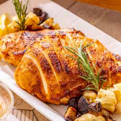 サマー・イン・カラー 太陽の季節のスイーツビュッフェ/画像提供:コンラッド東京