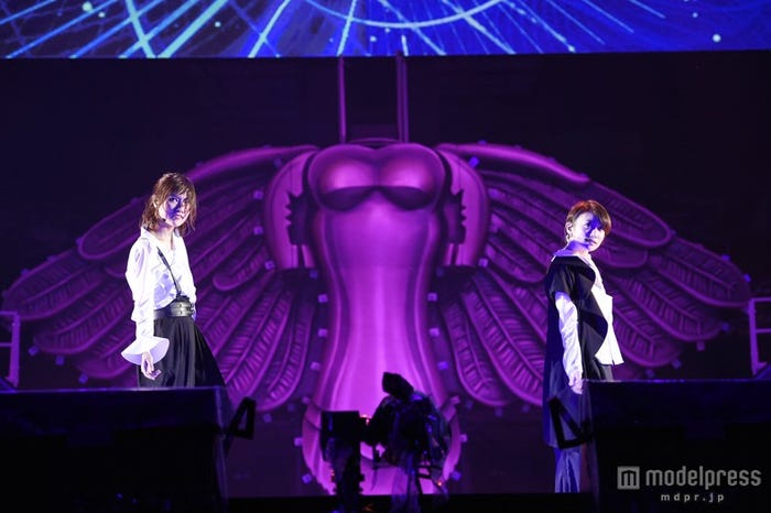 「大島優子卒業コンサート in 味の素スタジアム ~6月8日の降水確率56%(5月16日現在)、てるてる坊主は本当に効果があるのか?~」(C)AKS