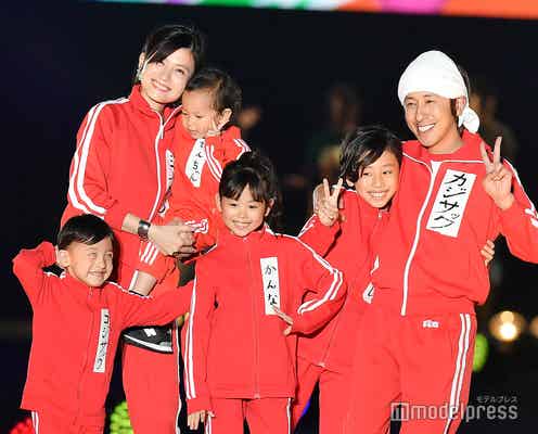 カジサック、家族全員でランウェイ初登場 美人嫁&子どもたちと熊本盛り上げる<TGC熊本2019>