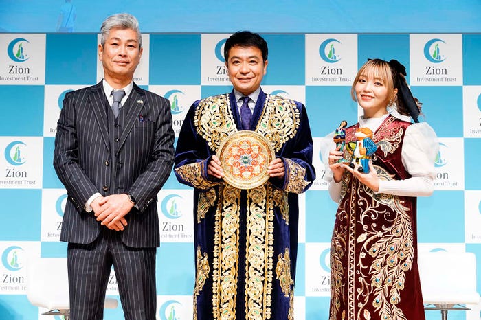 山本一之氏、中山秀征、ねお(提供写真)