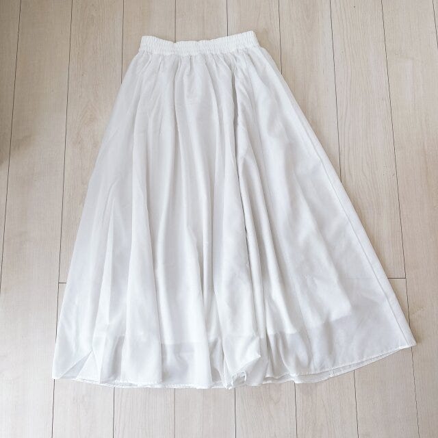 GU　ボリュームフレアロングスカート　ホワイト