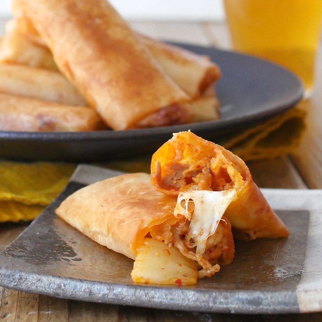 とろーりパリパリ♪豚キムチーズ春巻き