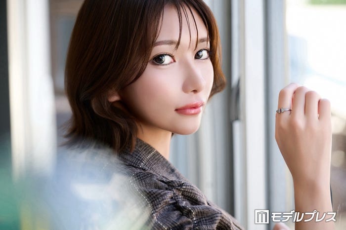 「グラマラスオーバー」愛咲えま(C)モデルプレス