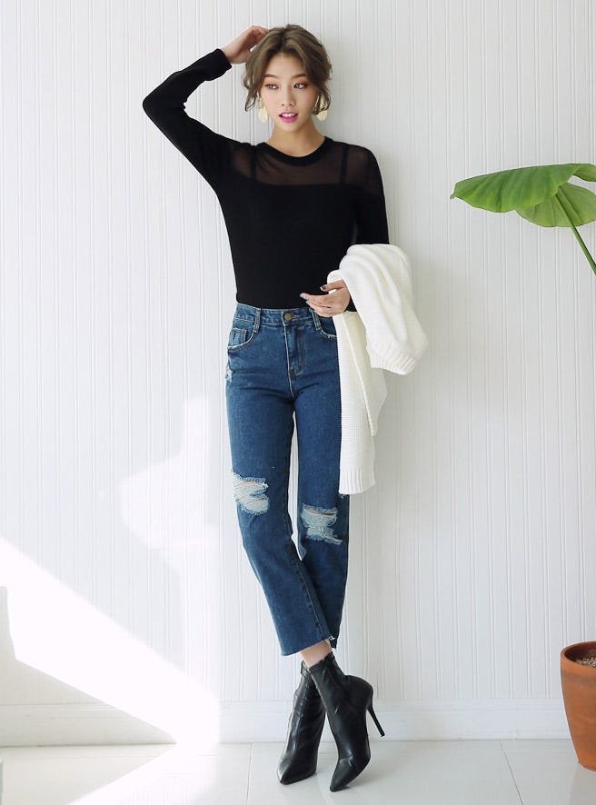 シースルーカットニットプルオーバー・全4色「DHOLIC」3,402円(税込)/画像提供:DHOLIC