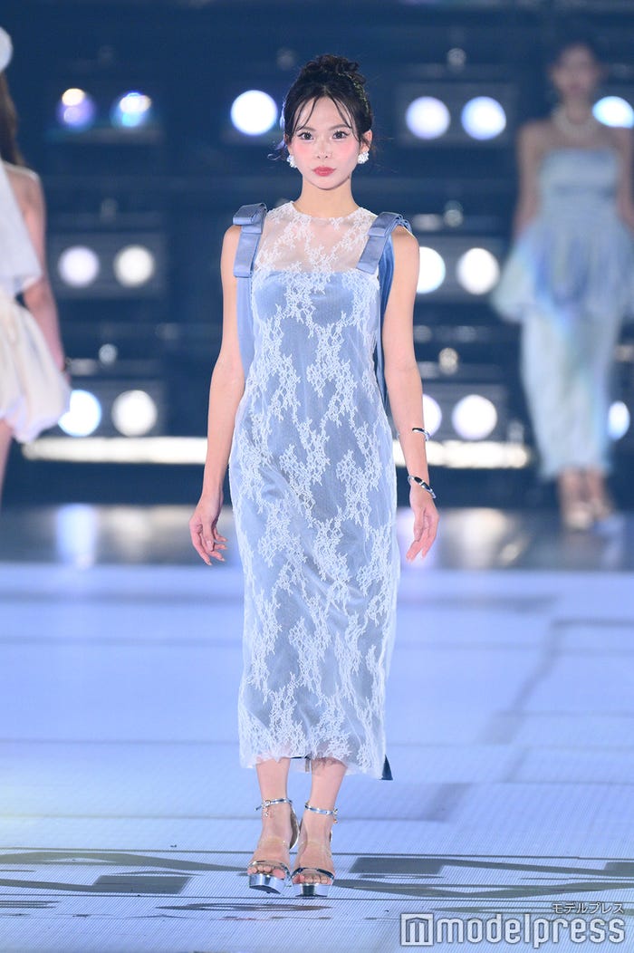 なち(C)モデルプレス